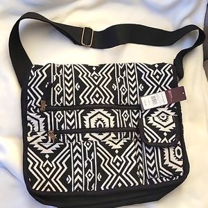 Stone Mountain Jacquard Messenger black& Print   bag